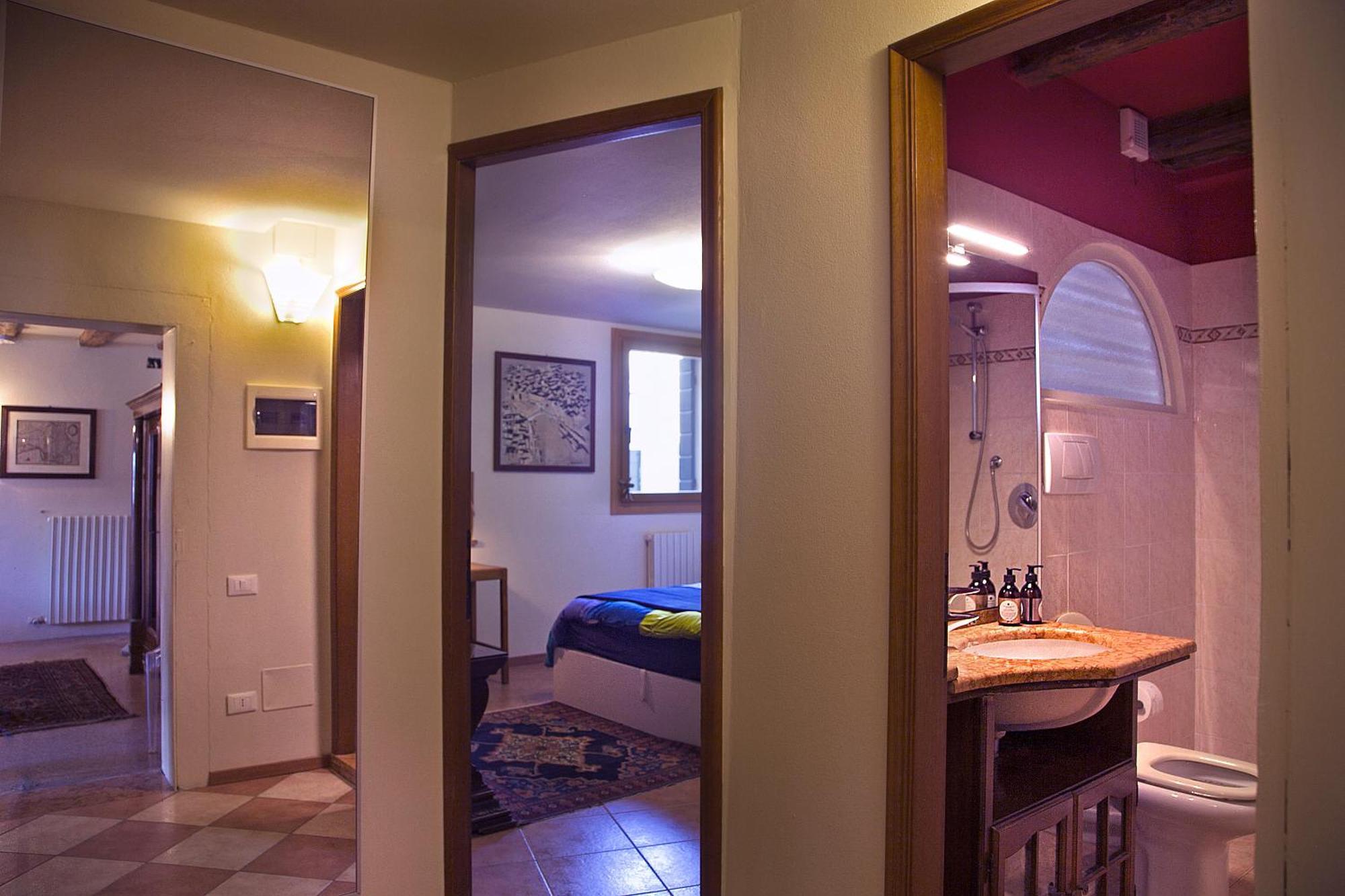 Real Venetian Apartment, 300 M From Rialto Bridge, 100 Sqm Apartamento Venecia