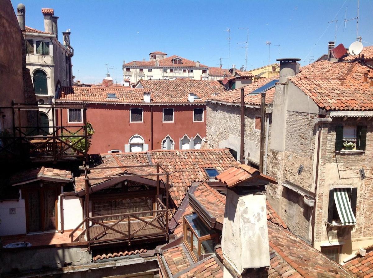 Real Venetian Apartment, 300 M From Rialto Bridge, 100 Sqm *